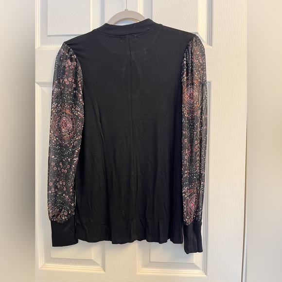 Maurices Women’s Teardrop Cutout Black Ribbed Top New Xsmall - Picture 3 of 5